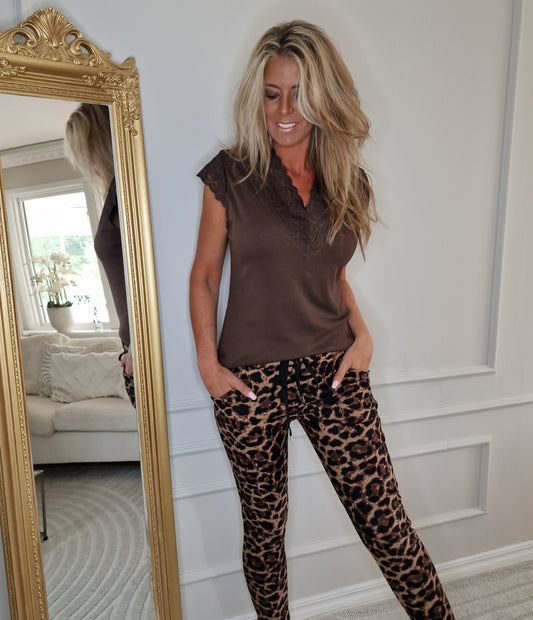 Extra stretchig Brun ribbad t-shirt