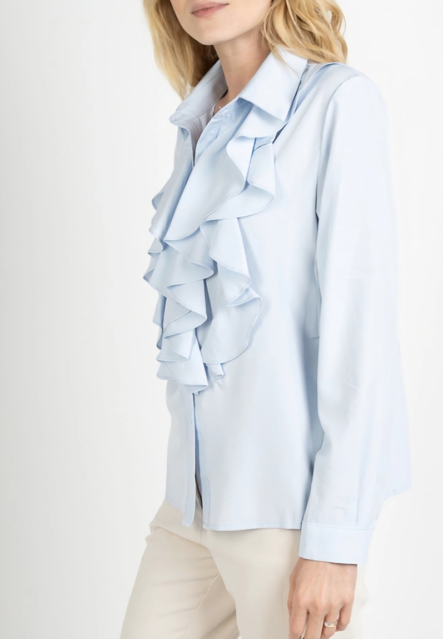 Långärmad skjorta med volanger Ljusblå