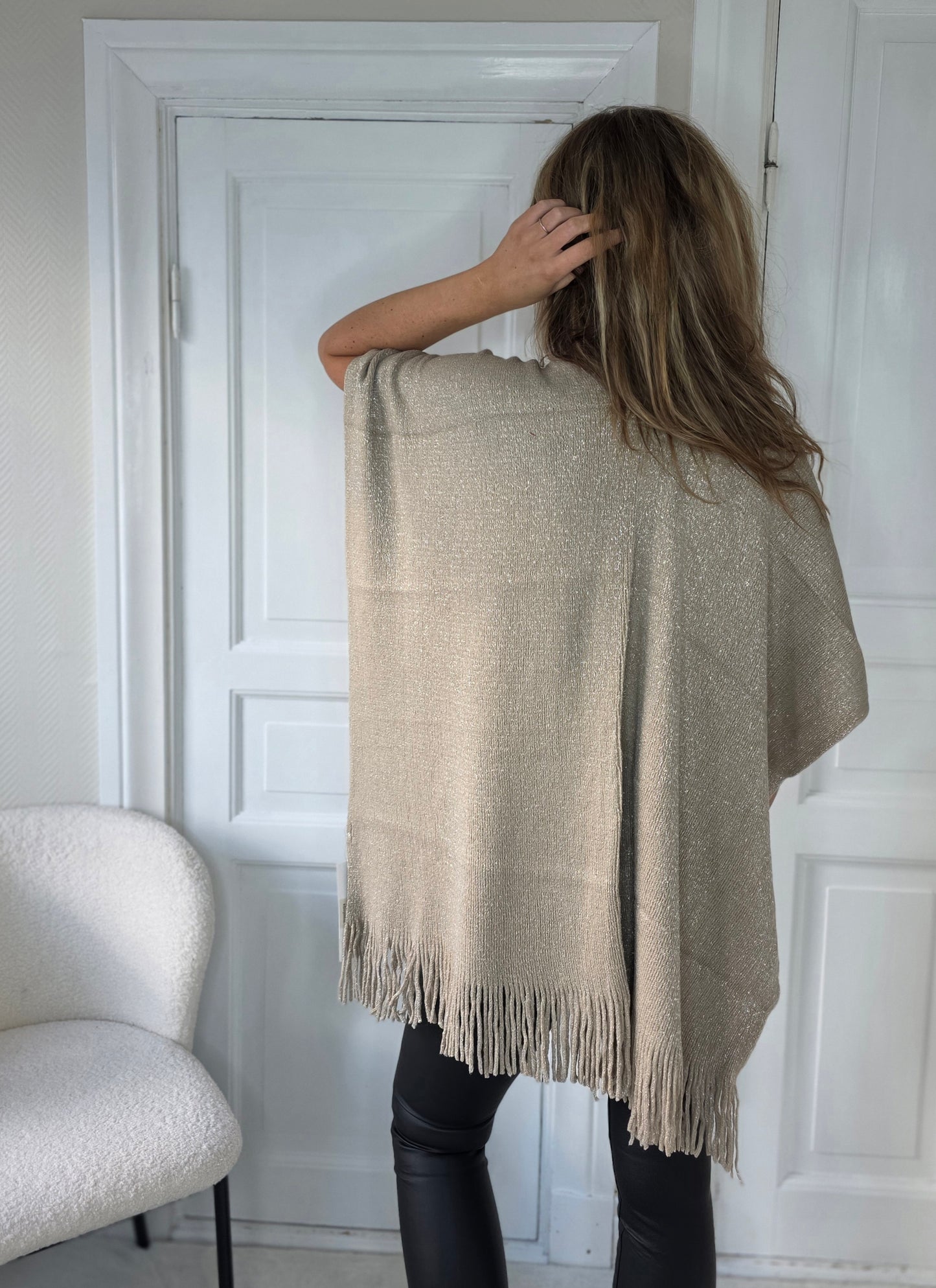 Glänsande Cape Beige