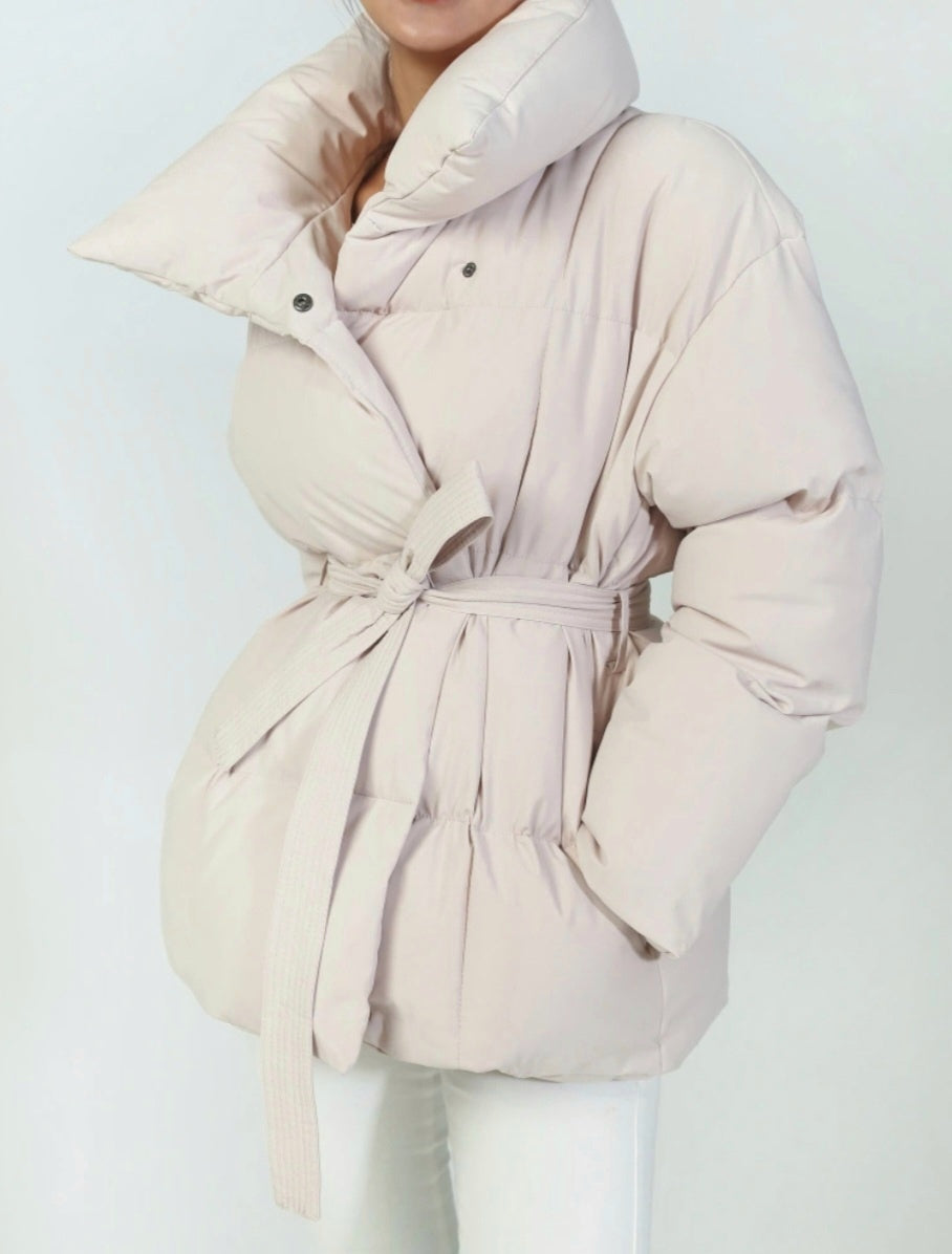 quiltad dunjacka med skärp Beige