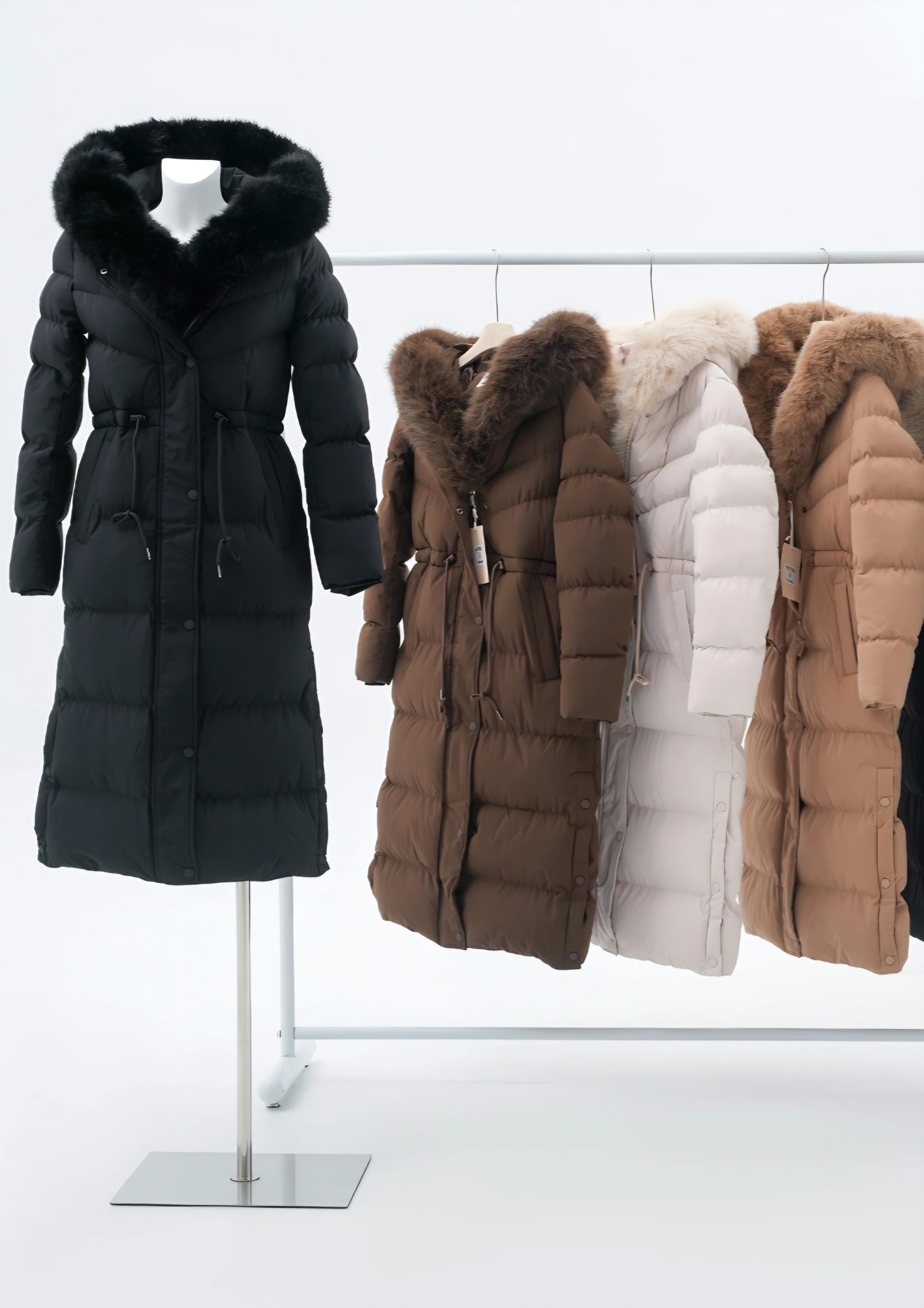 Lång dunjacka Bella med pälsfodrad huva och dragsko Beige