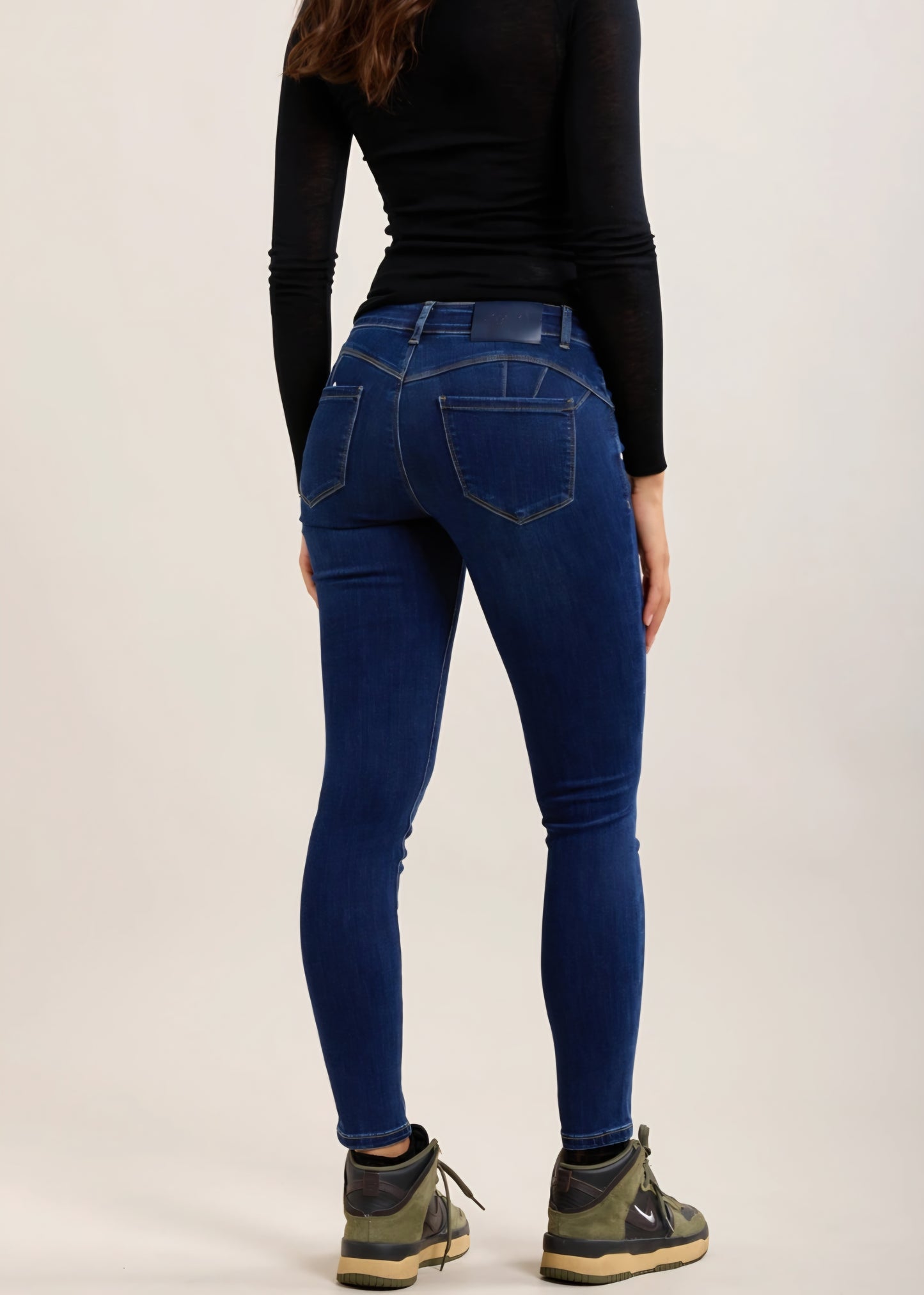 Toxik skinny push-up stretchjeans Mörk
