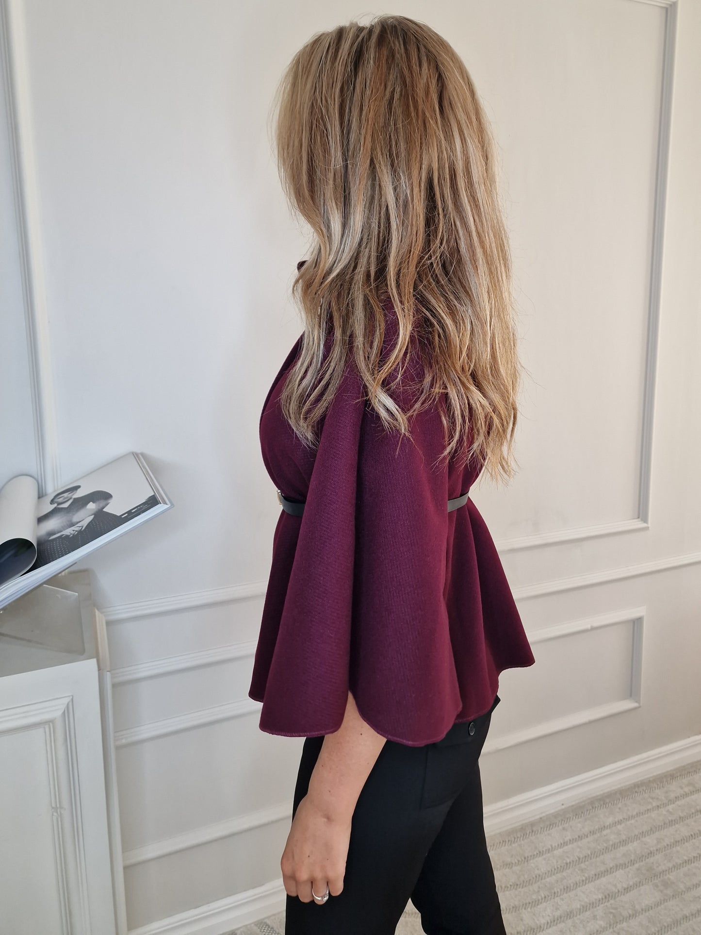 Elegant Cape/Poncho with belt Vinröd