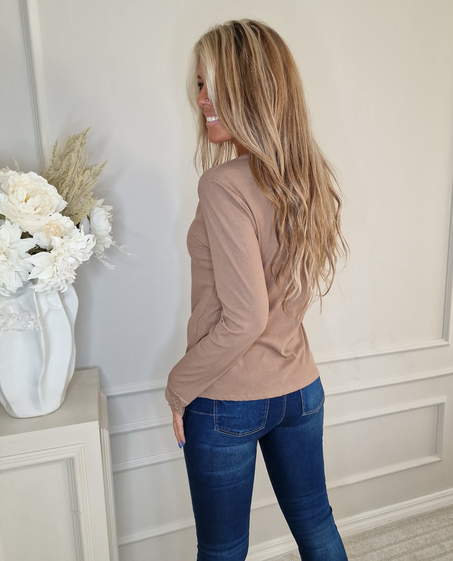 Extra stretchig Topp med spets Camel