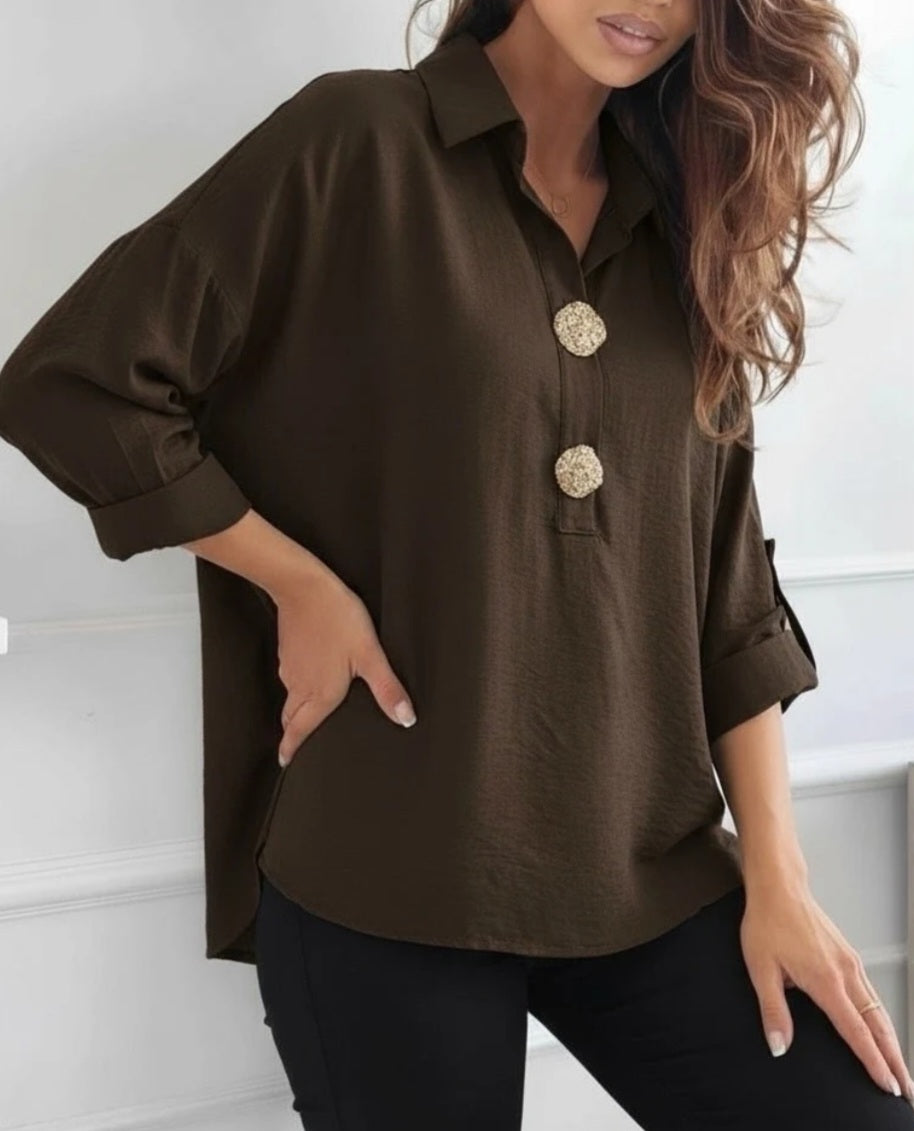 Blus med gyllene knappar Brun