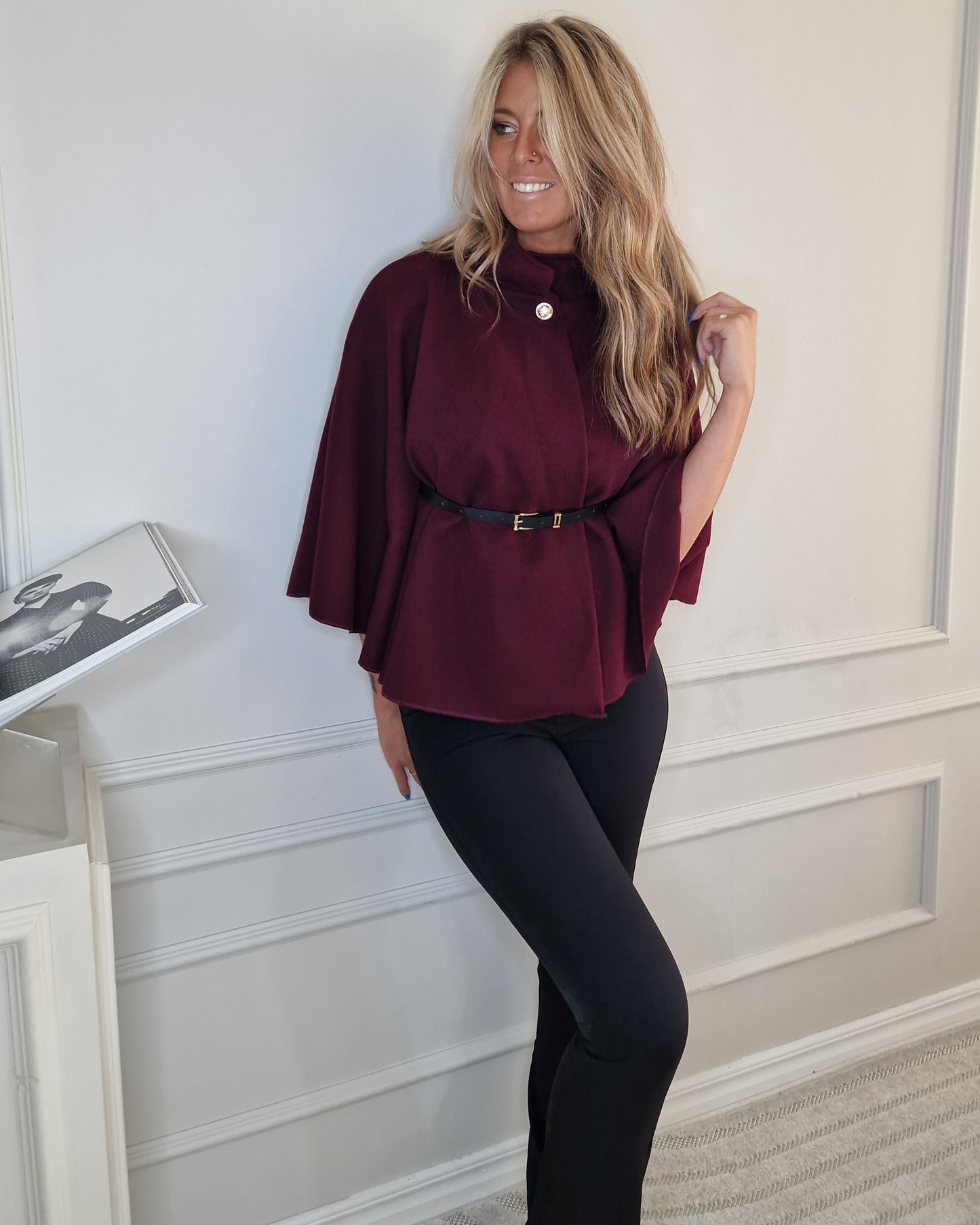 Elegant Cape/Poncho with belt Vinröd
