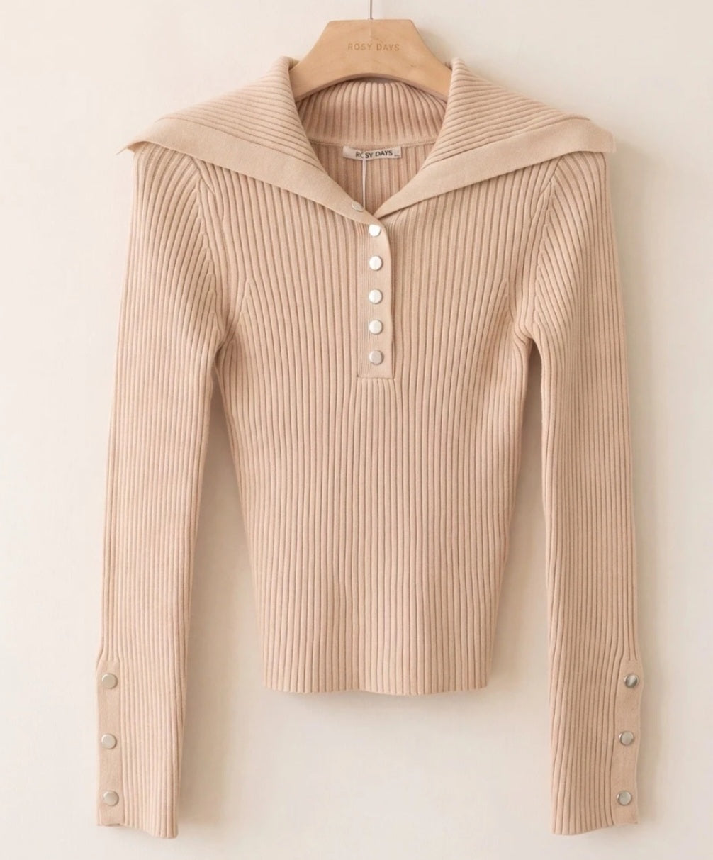 Tröja med stor krage och knappar Beige