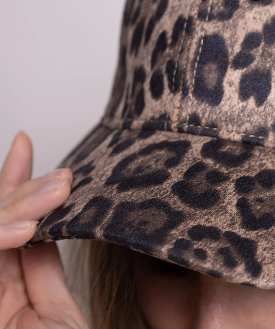 Leopardmönstrade keps