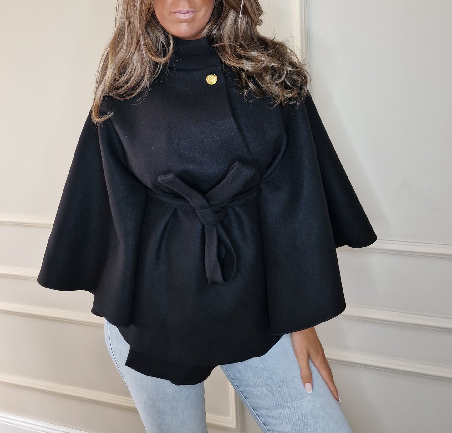 Poncho Kappa Alexandra Svart