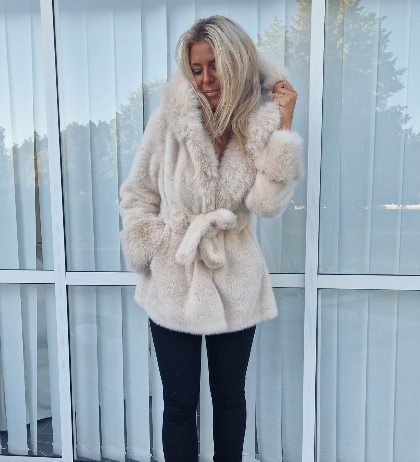 Fuskpäls jacka Zina Beige
