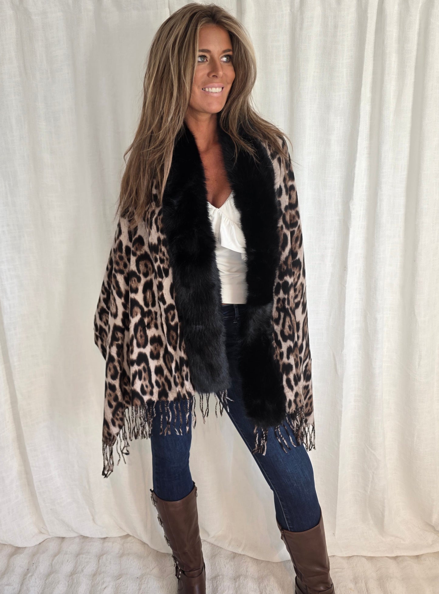 Leopard Cape med fuskpäls