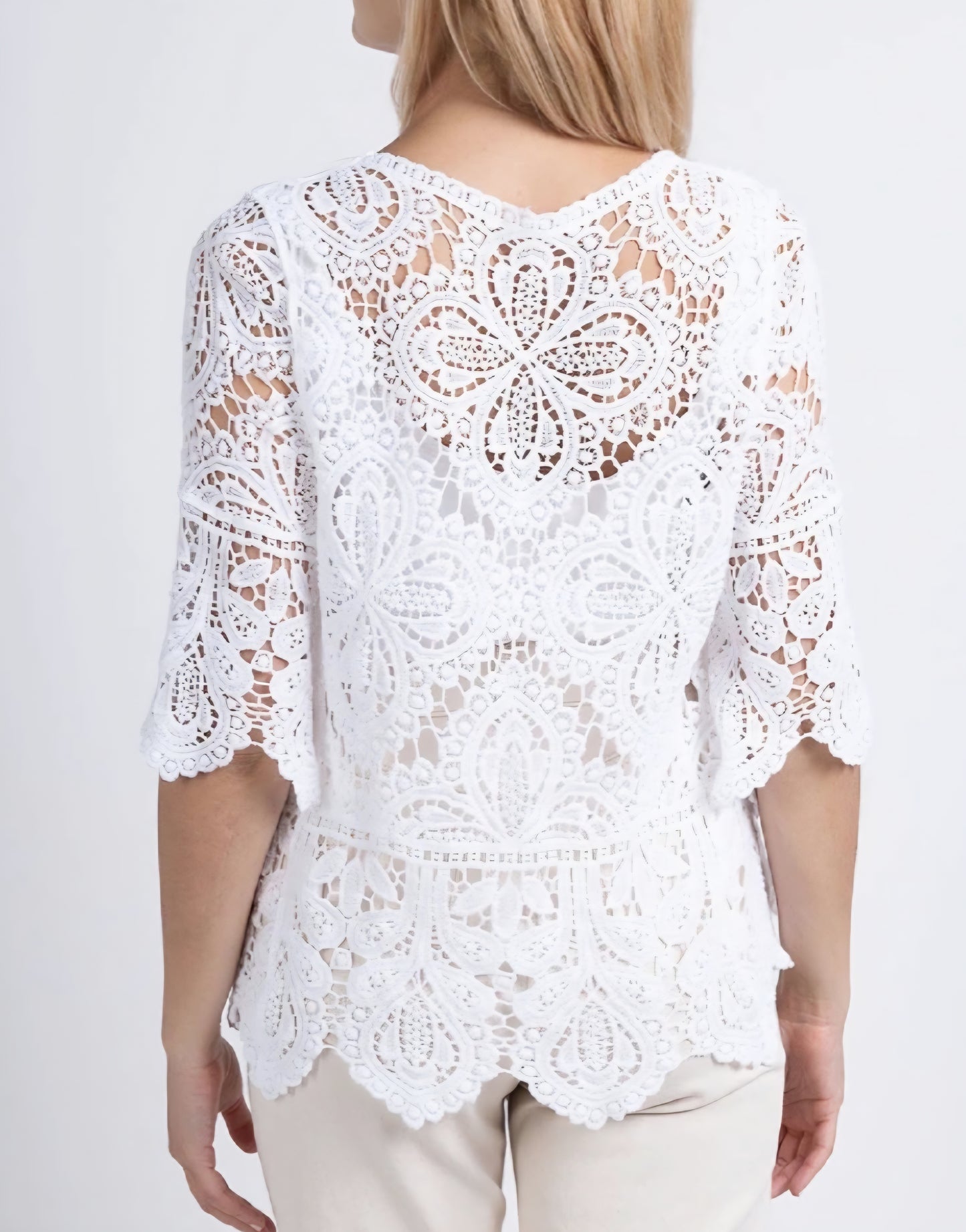 Virkad kofta med knyt Vit