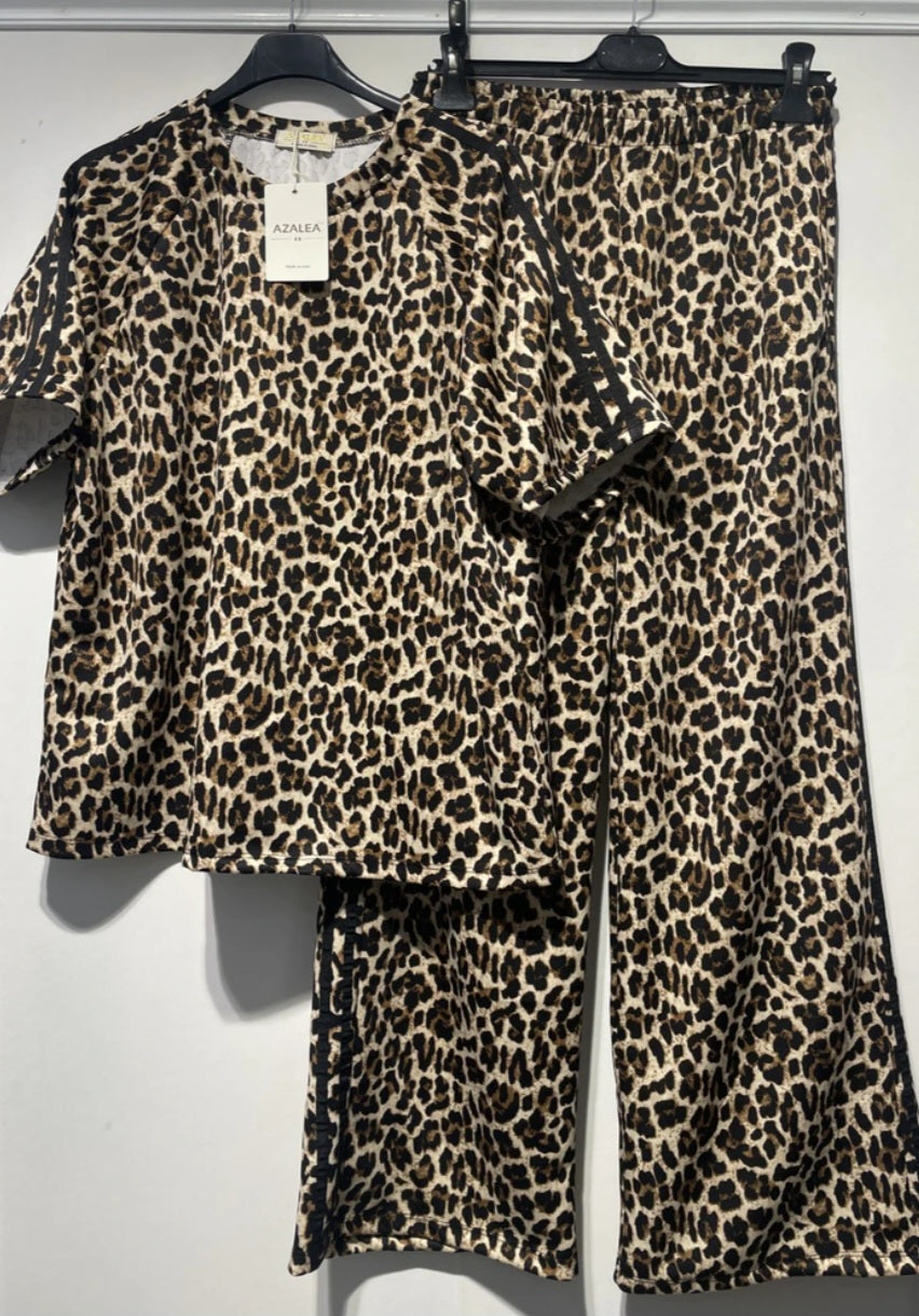 Leopardset Byxa+T-shirt med svarta ränder