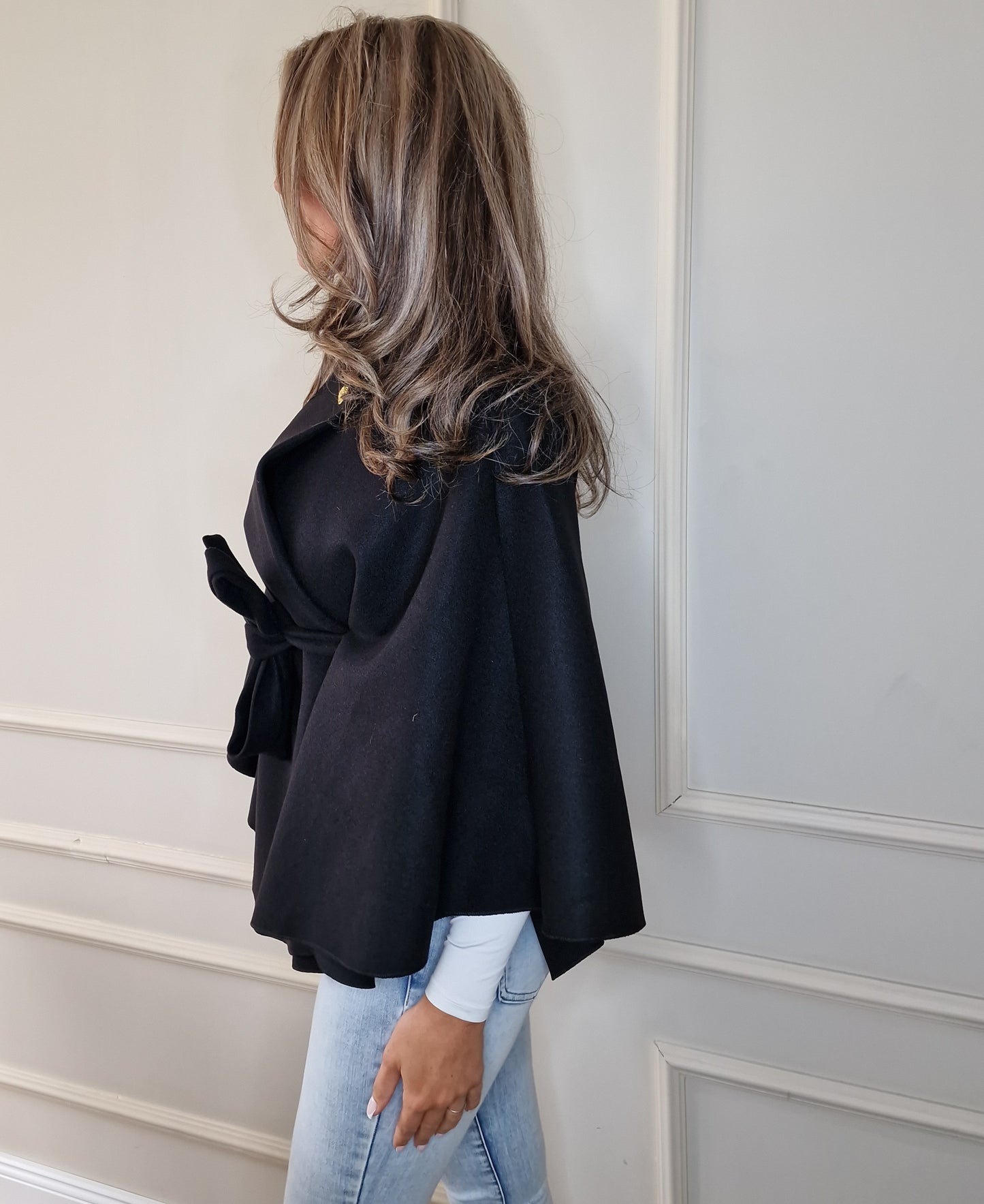 Poncho Kappa Alexandra Svart