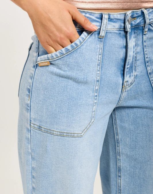 Toxik stretchiga vida jeans med påsydda fickor