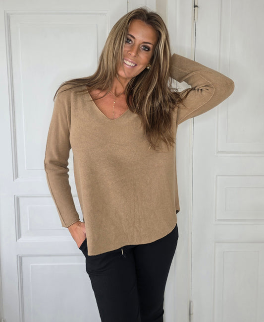 Sömlös stickad tröja Camel