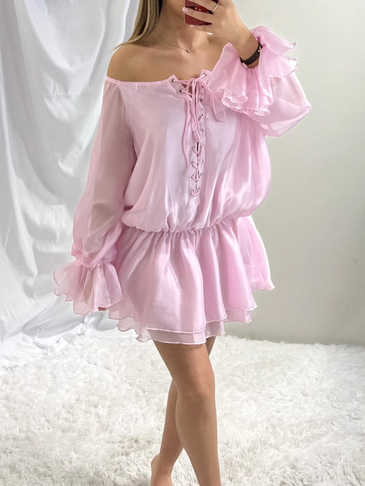 Kort klänning med spets och blommor Rosa