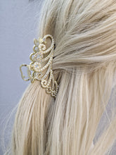Load image into Gallery viewer, HAIR CLIP pearl 10 cm
