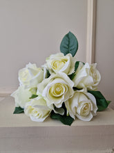 Load image into Gallery viewer, Rose bouquet white 22cm
