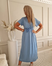 Load image into Gallery viewer, Klänning Marilyn blue

