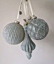 Ladda upp bild till gallerivisning, Julkula Norille 10 cm Dusty green
