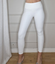 Load image into Gallery viewer, Leather Leggings White
