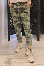 Load image into Gallery viewer, Miracle trousers plain camouflage Green
