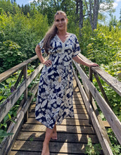 Ladda upp bild till gallerivisning, Klänning Annie Blad Marin

