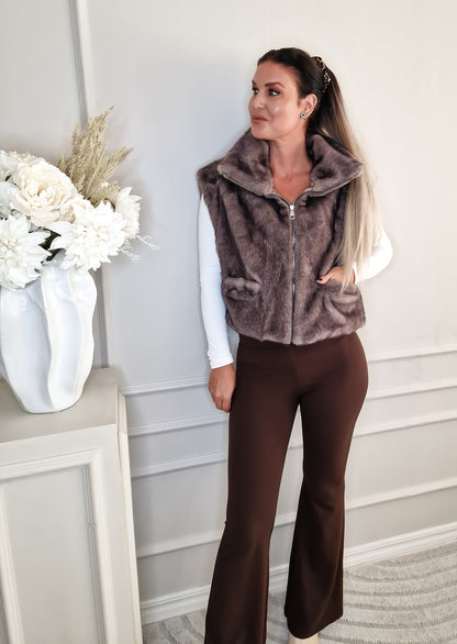 Fuskpälsväst med krage Taupe