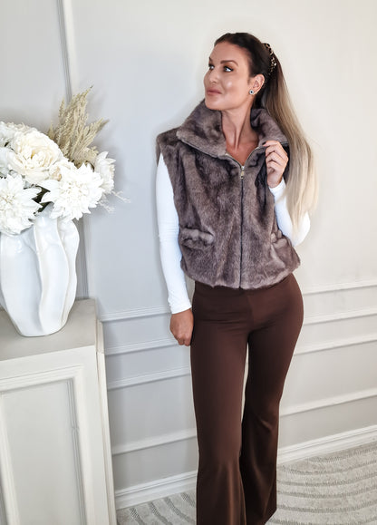 Fuskpälsväst med krage Taupe