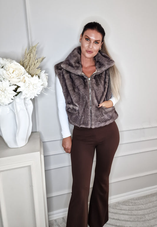 Fuskpälsväst med krage Taupe