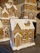 Ladda upp bild till gallerivisning, Pepparkakshus Ledbelysning 17 cm
