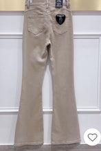 Load image into Gallery viewer, Stretchy skinny jeans Beige
