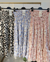 Ladda upp bild till gallerivisning, Smockkjol Ally Leopard Rosa
