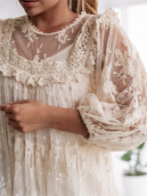 Ladda upp bild till gallerivisning, Klänning Stella Offwhite
