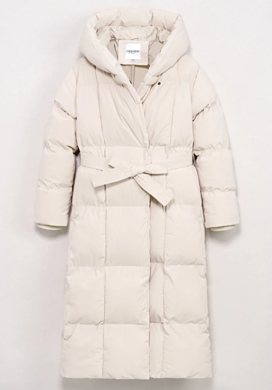 Lång quiltad jacka med bälte Beige