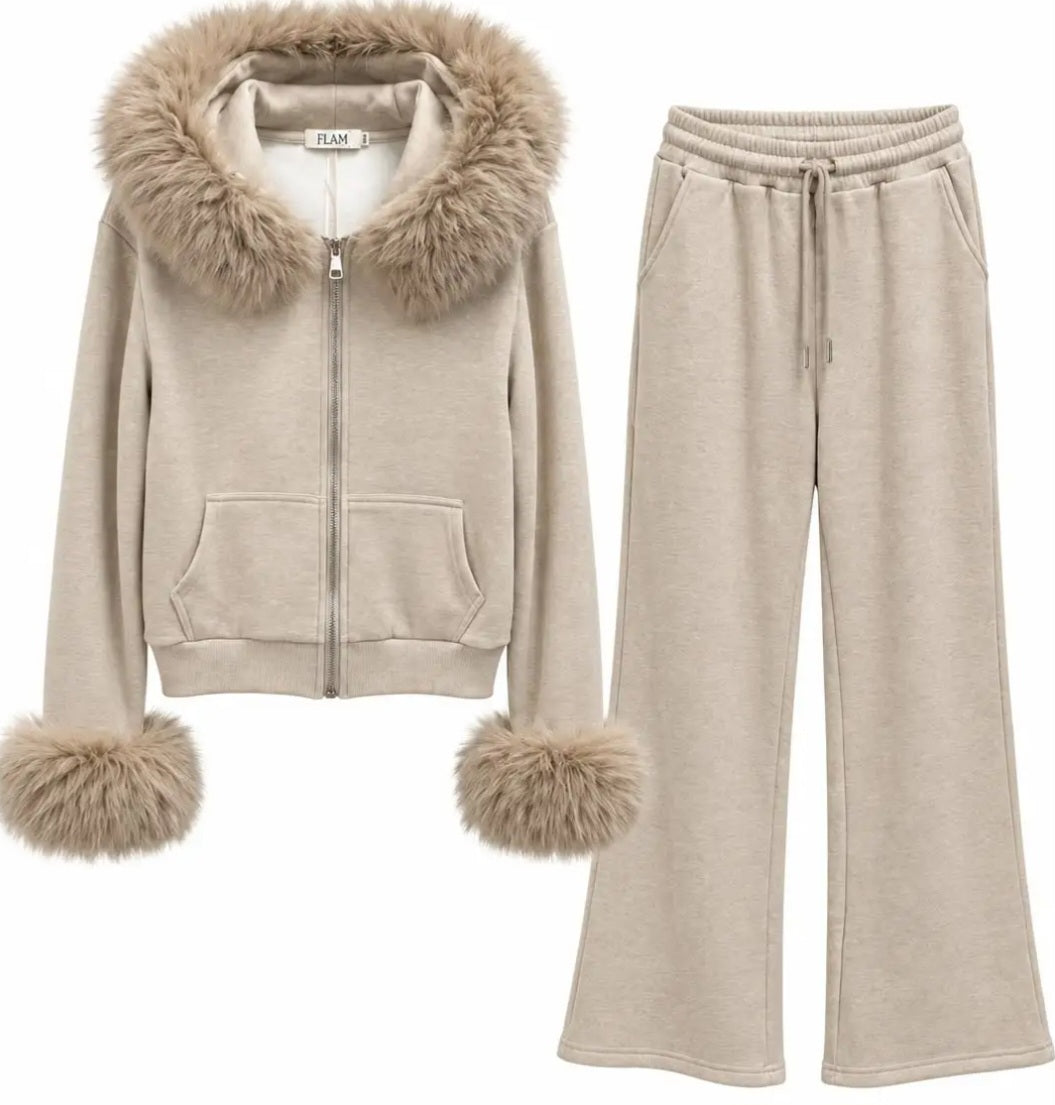 Set med huvtröja och byxor i fuskpäls Beige