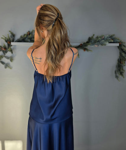 Linne i satin spets Marinblå