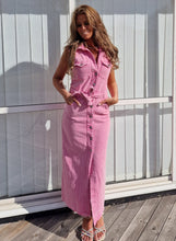 Load image into Gallery viewer, Jeansklänning Pink dream
