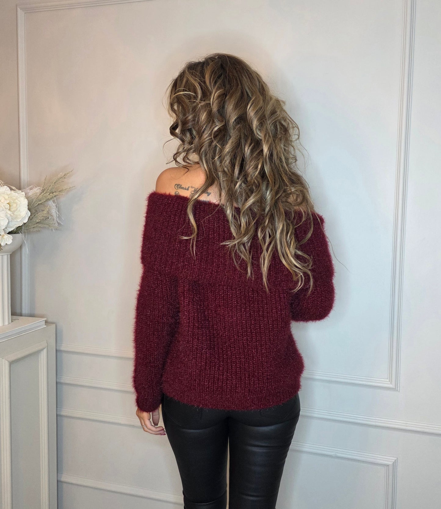 Off shoulder fluffig Tröja Vinröd