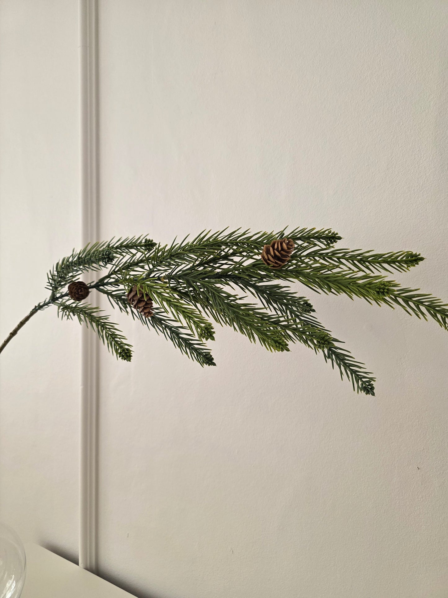 Grankvist med kottar 85 cm