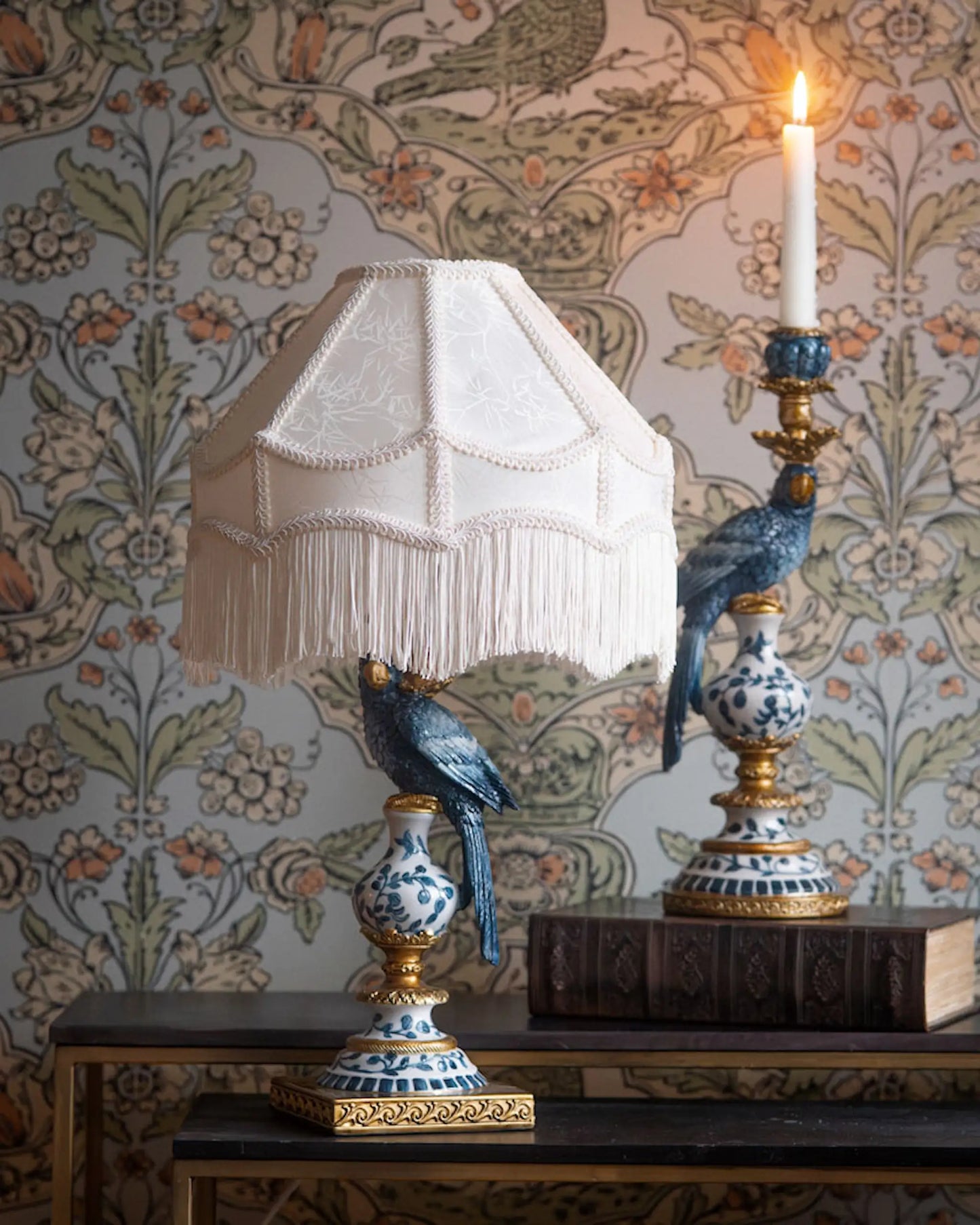 Lampfot Papegoja
60cm