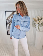Load image into Gallery viewer, Jeansskjorta Elvira

