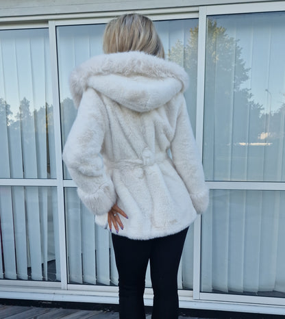 Fuskpäls jacka Zina Offwhite