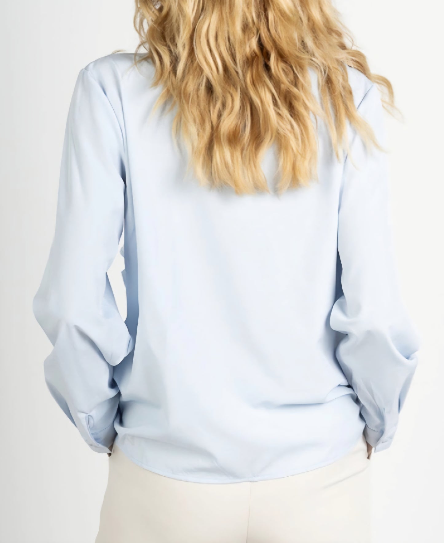 Långärmad skjorta med volanger Ljusblå