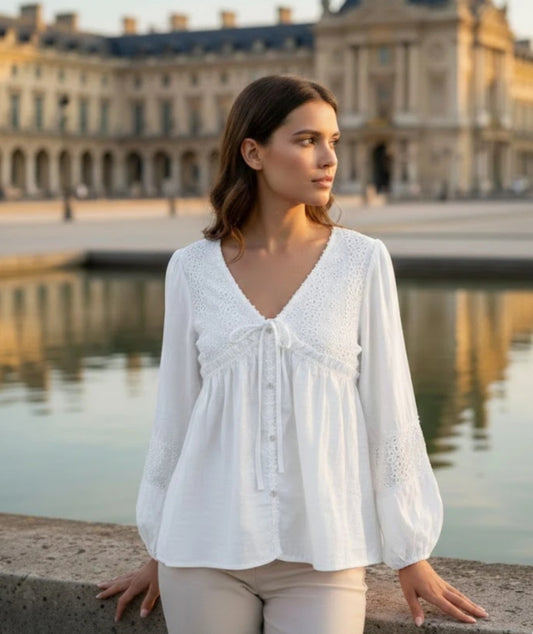 Blus med broderade detaljer Vit