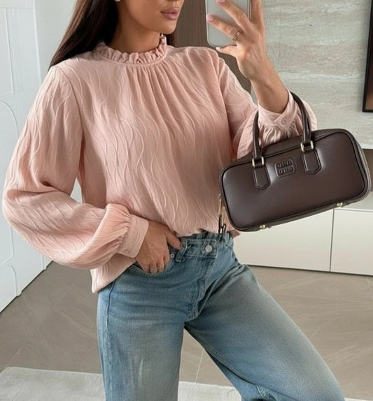 Strukturerad blus med volangkrage Rosa