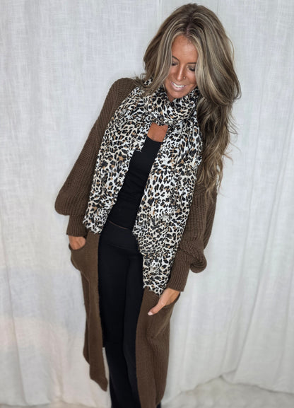 Leopardmönstrad halsduk