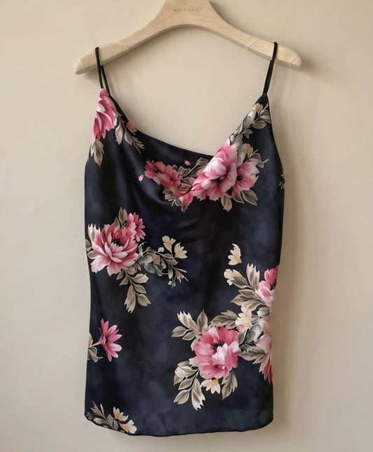 Satin topp med blommönster Svart