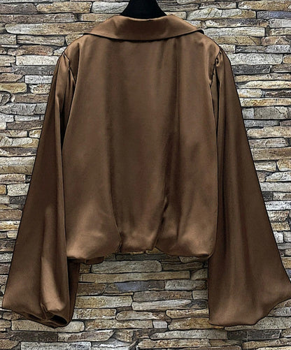 TARA-blus, böljande ärmar Brun